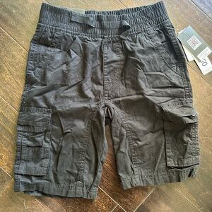 NWT Boys 8 Black Cargo Shorts Southpole new